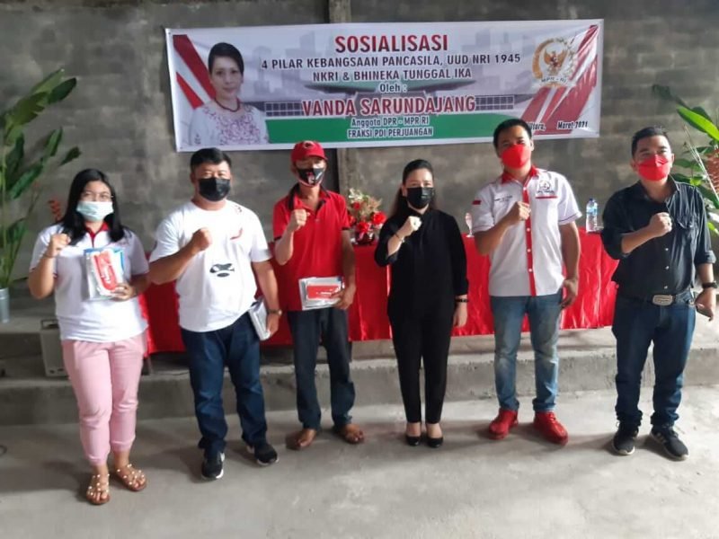 vanda-sarundajang-bersama-masyarakat