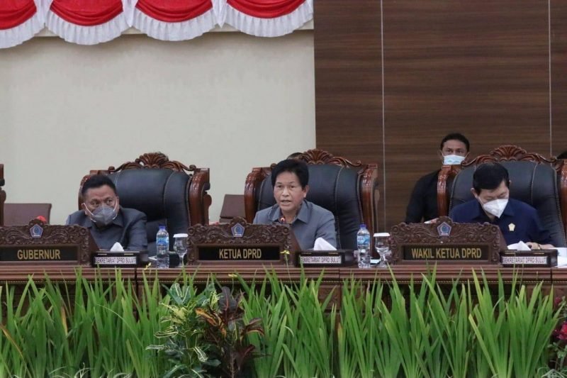 andi-silangen-pimpin-paripurna-dprd-sulut