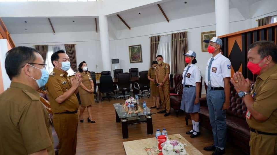 caroll-senduk-dukung-dua-siswa-seleksi-paskibraka