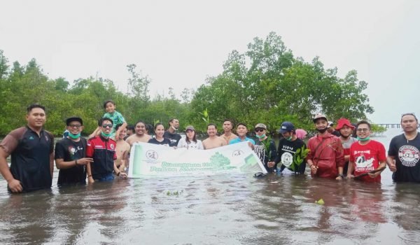 oi-manado-tanam-100-bibit-mangrove
