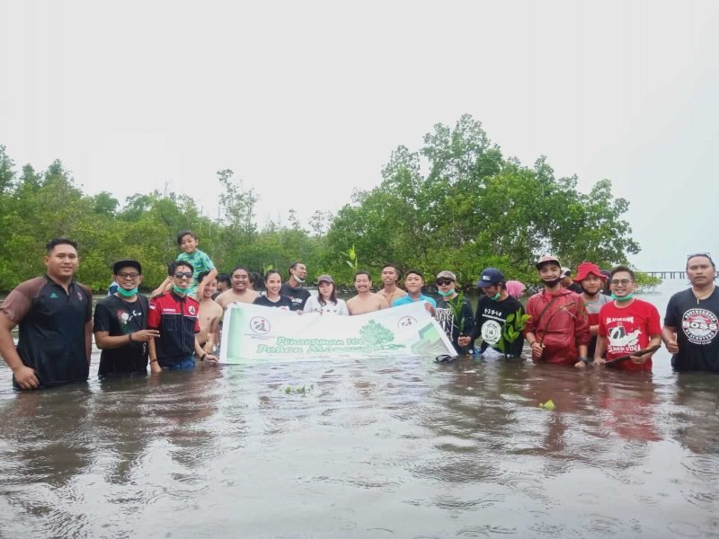 oi-manado-tanam-100-bibit-mangrove